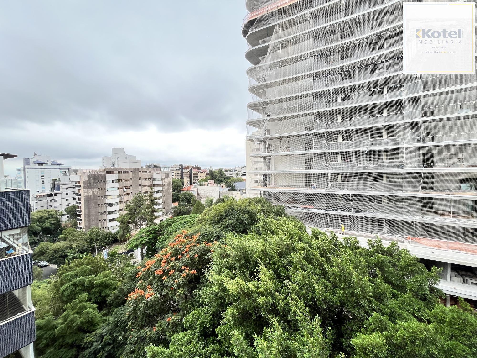 Apartamento de 3 quartos, suíte e 4 vagas de garagem no bairro Rio Branco em POA — foto 2