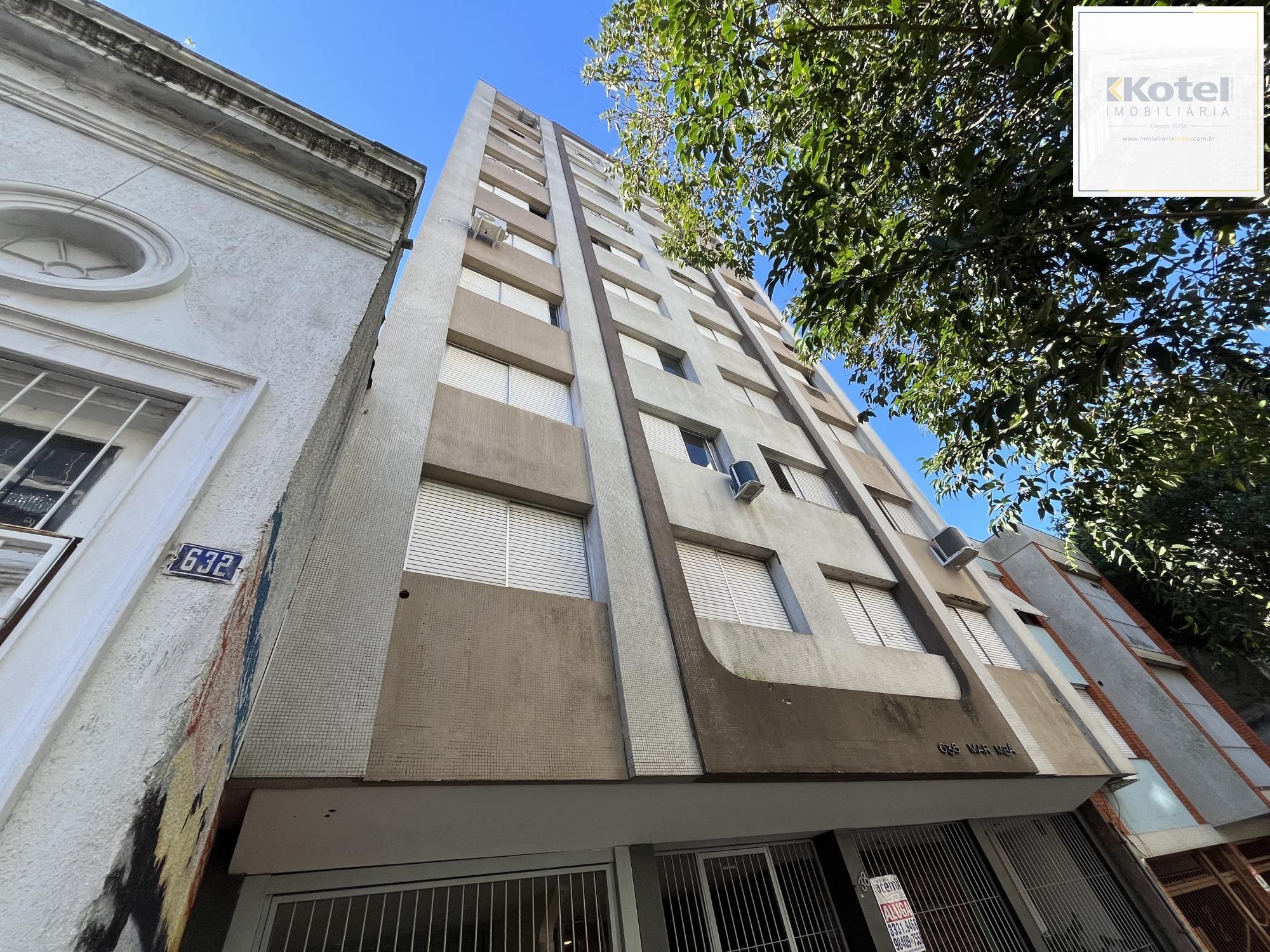 Um quarto, cozinha e banheiro na Duque de Caxias - Centro