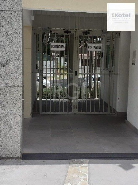 Apartamento 2 dormitórios e 1 vaga de garagem escriturada, no bairro Cristal