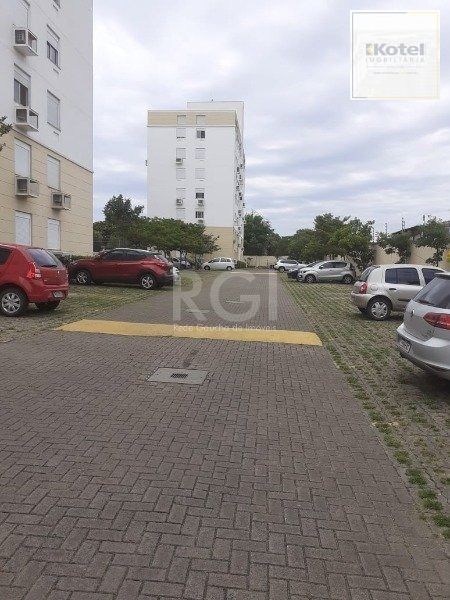 Apartamento 2 dormitórios e 1 vaga de garagem escriturada, no bairro Cristal — foto 3
