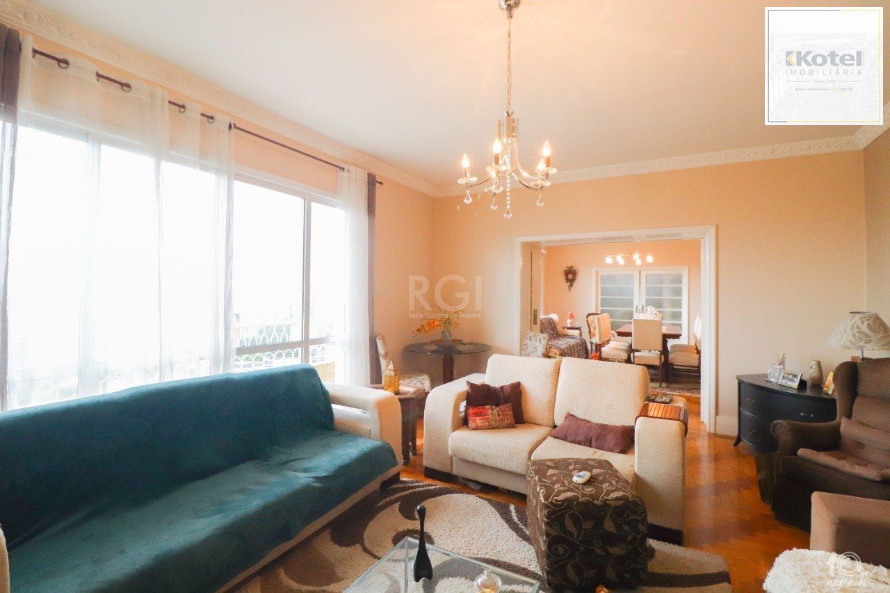 Apartamento á venda com 3 dormitórios com 1 suíte com sacada + 2 sacadas na sala e living, 233,85M²  e 1 vaga de garagem escriturada e coberta, no Bairro Independência em Porto Alegre. — foto 5
