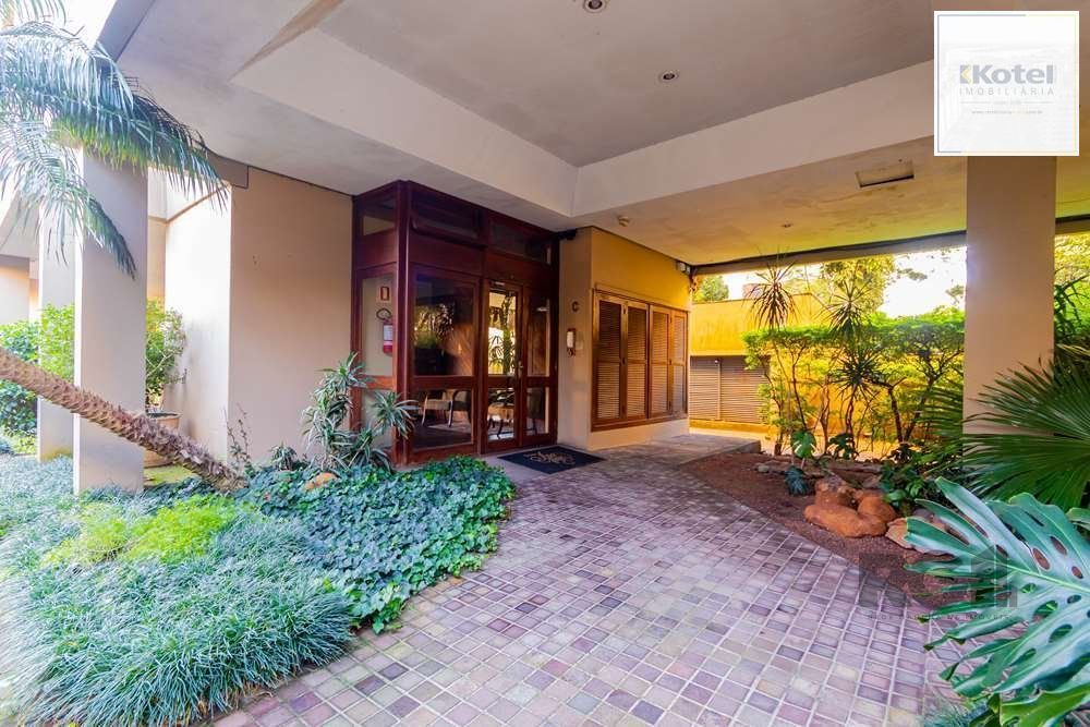 apartamento de 2 quartos, suíte e 1 vaga de garagem no bairro Menino Deus