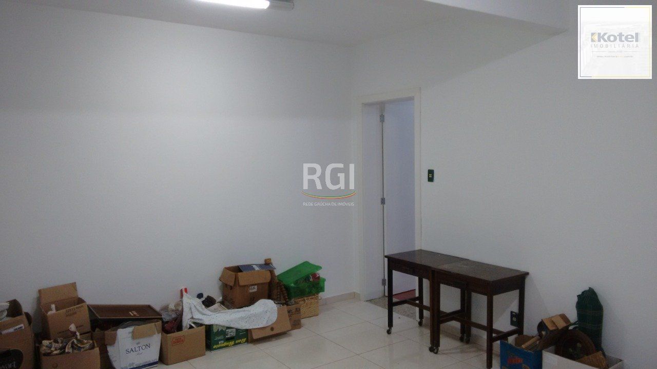 Casa para Venda - 363m², 3 dormitórios, sendo 1 suites, 2 vagas - São João