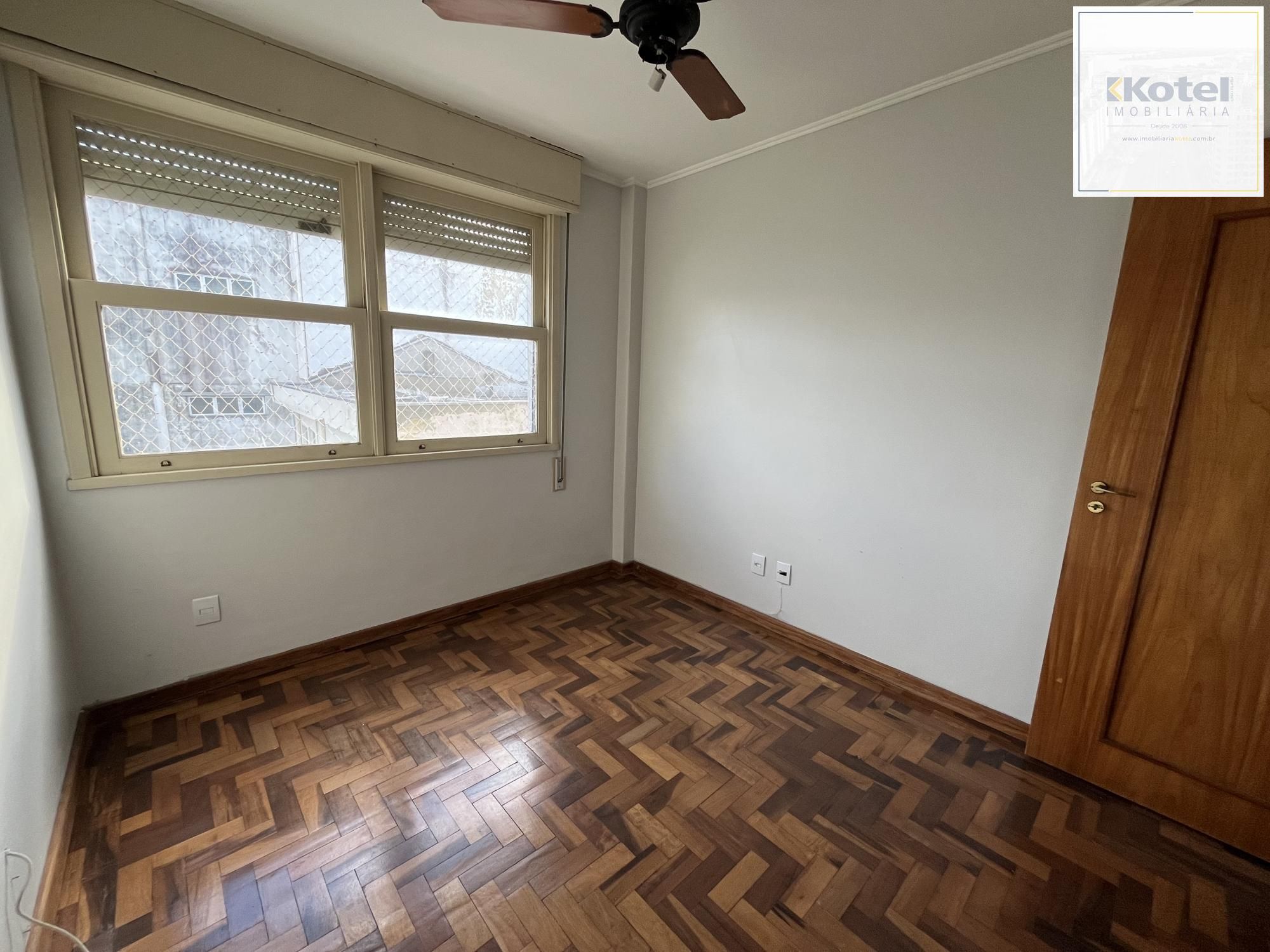 Apartamento de 2 quartos, opção 3º quarto ou gabinete e 1 vaga de garagem