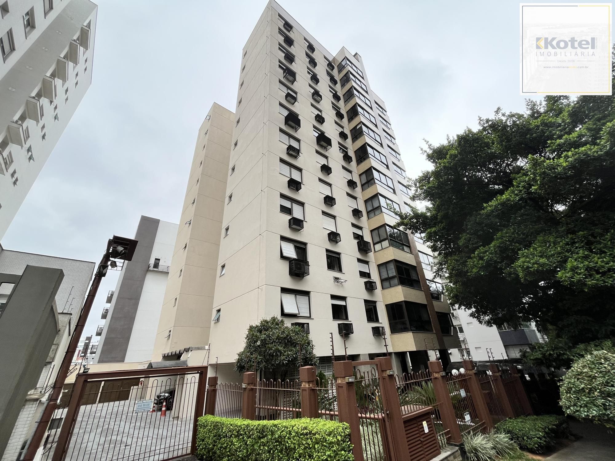 Apartamento de 3 quartos, suíte e 4 vagas de garagem no bairro Rio Branco em POA