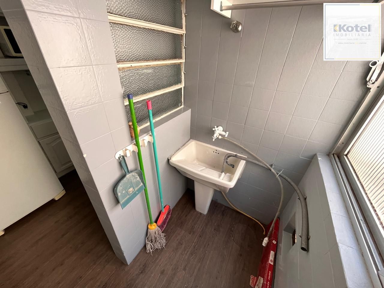 Apartamento de dois quartos e uma vaga de garagem no bairro Petrópolis em POA/RS — foto 5