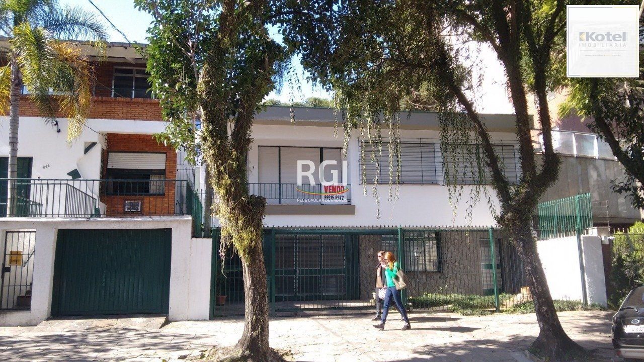 Casa para Venda - 363m², 3 dormitórios, sendo 1 suites, 2 vagas - São João