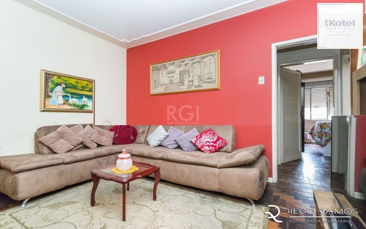 Venda de Apartamento no Bairro Petrópolis 108m² - 3 Dormitórios, varanda, Cozinha: Com churrasqueira e cooktop de 5 bocas.  Apartamento no bairro Petrópolis com 3 amplos dormitórios, sendo 2 de frente — foto 4