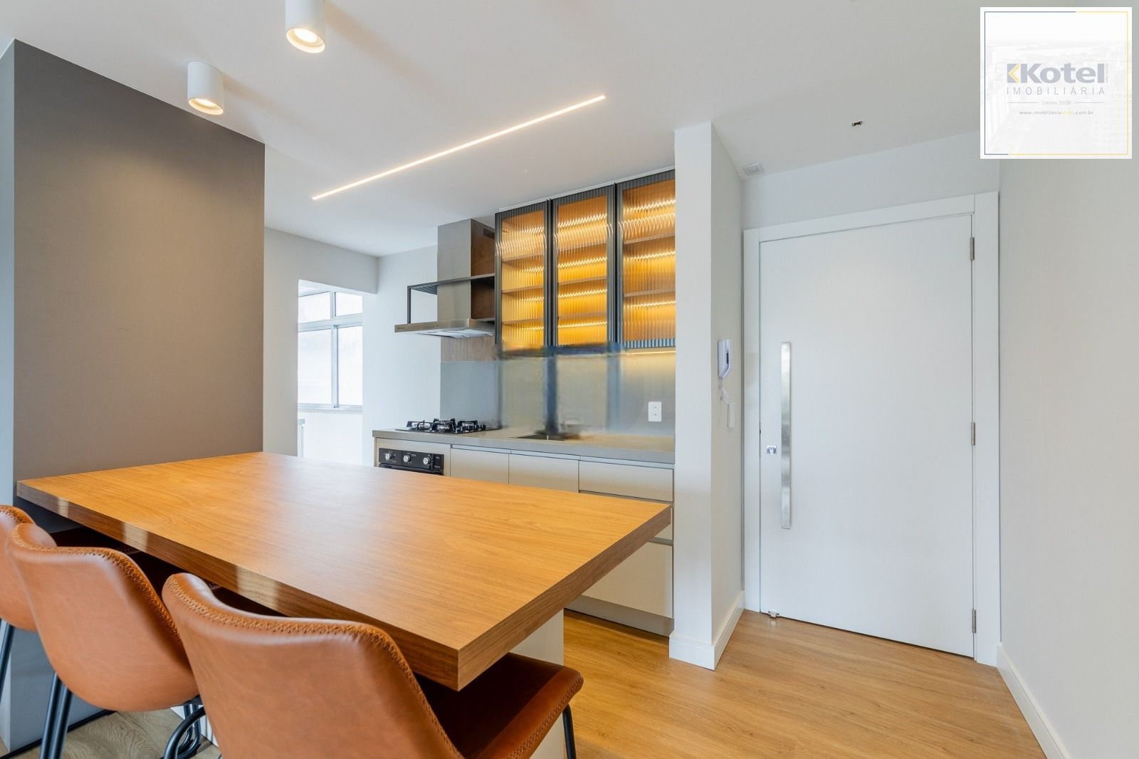 Apartamento à venda em Porto Alegre – pronto para morar, totalmente reformado.