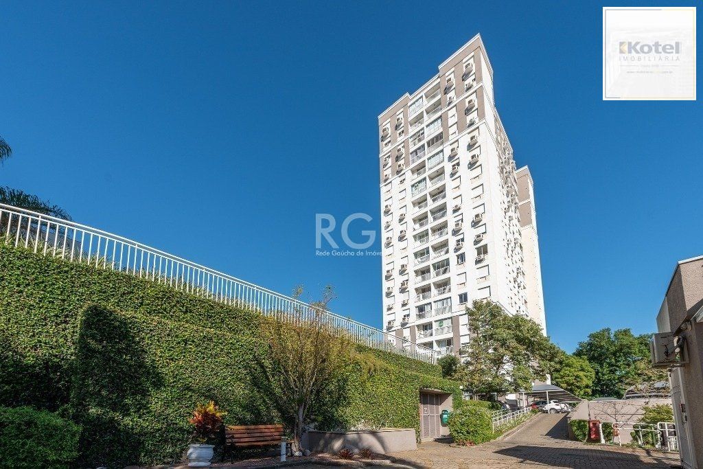 Apartamento de três dormitórios, suíte e uma vaga de garagem no bairro Cristo Redentor em Porto Alegre. — foto 2