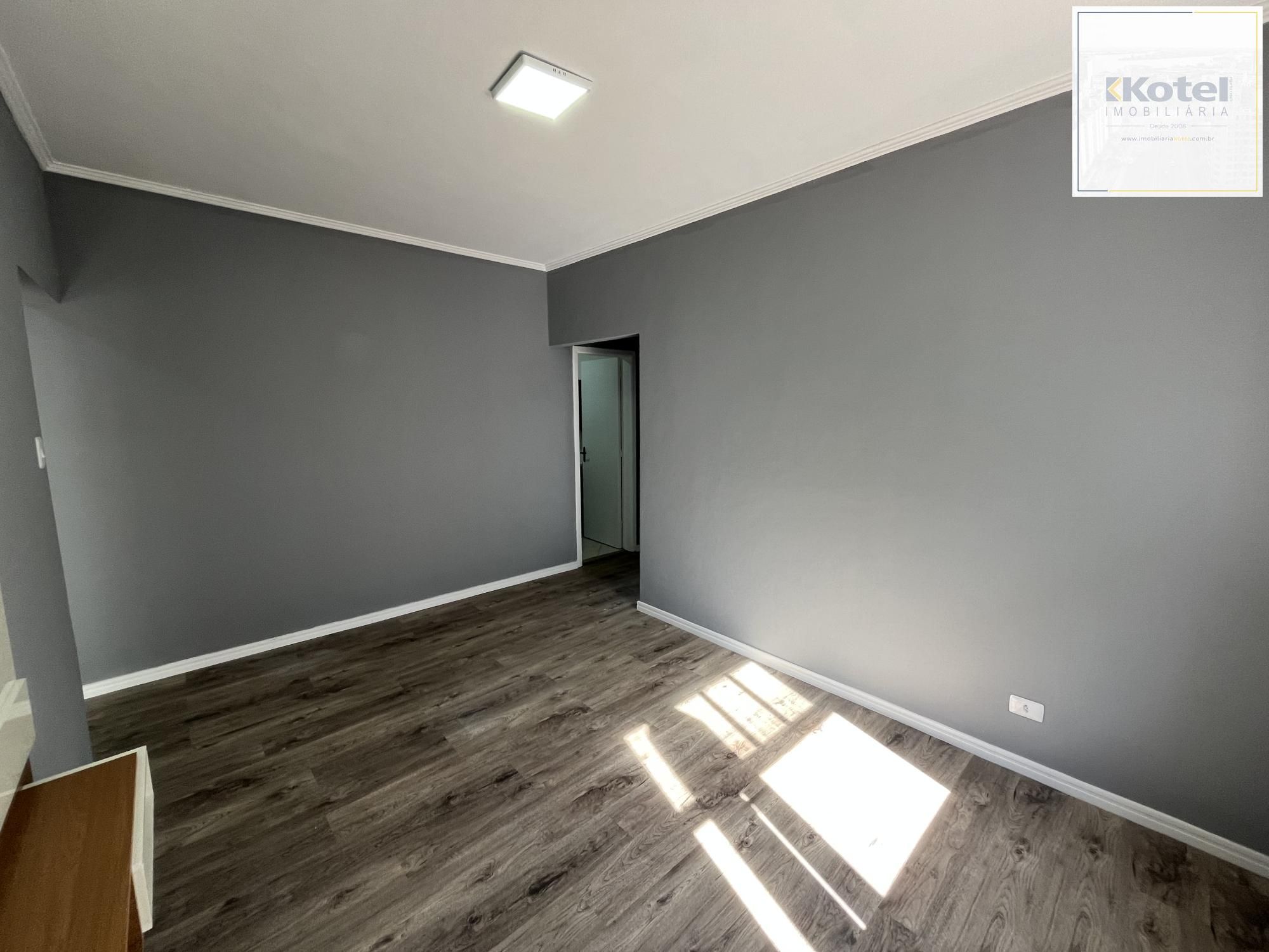 Apartamento semimobiliado e reformado para alugar no bairro Santo Antônio — foto 3