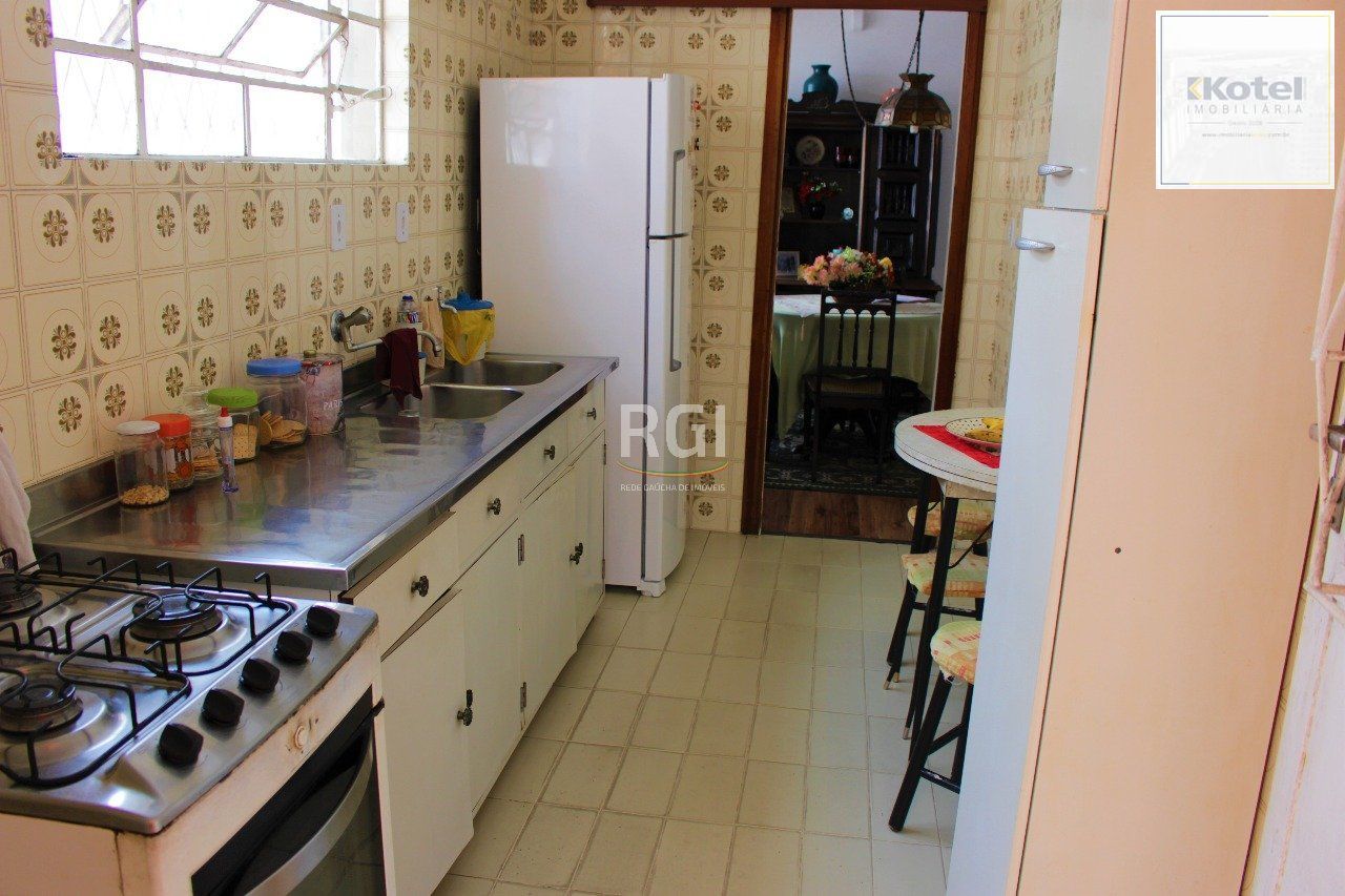 Casa para Venda - 208m², 3 dormitórios, 1 vaga - Partenon — foto 4