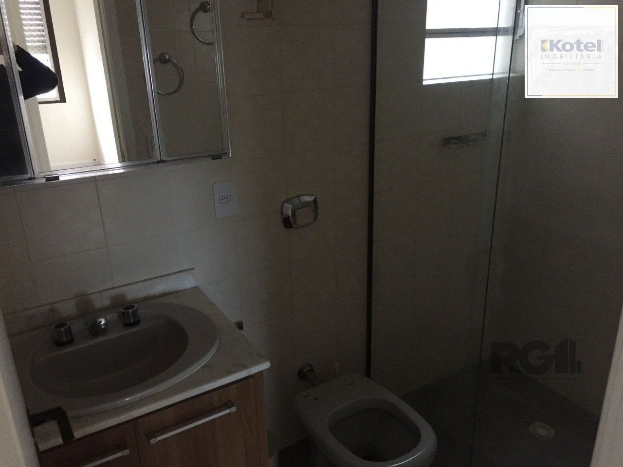 Excelente apartamento de dois dormitórios no bairro Bom Jesus em Porto Alegre.