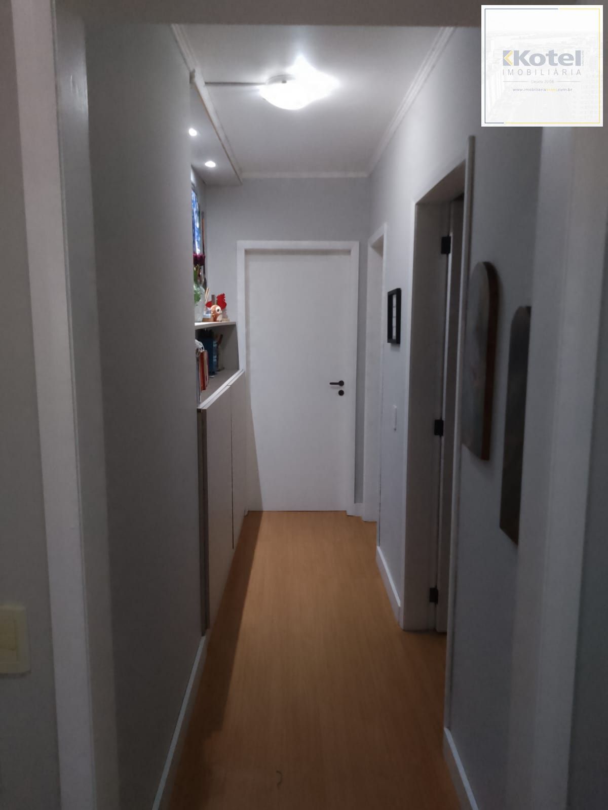 Apartamento de 2 quartos, suíte e 1 vaga de garagem no bairro Santana em POA/RS — foto 4