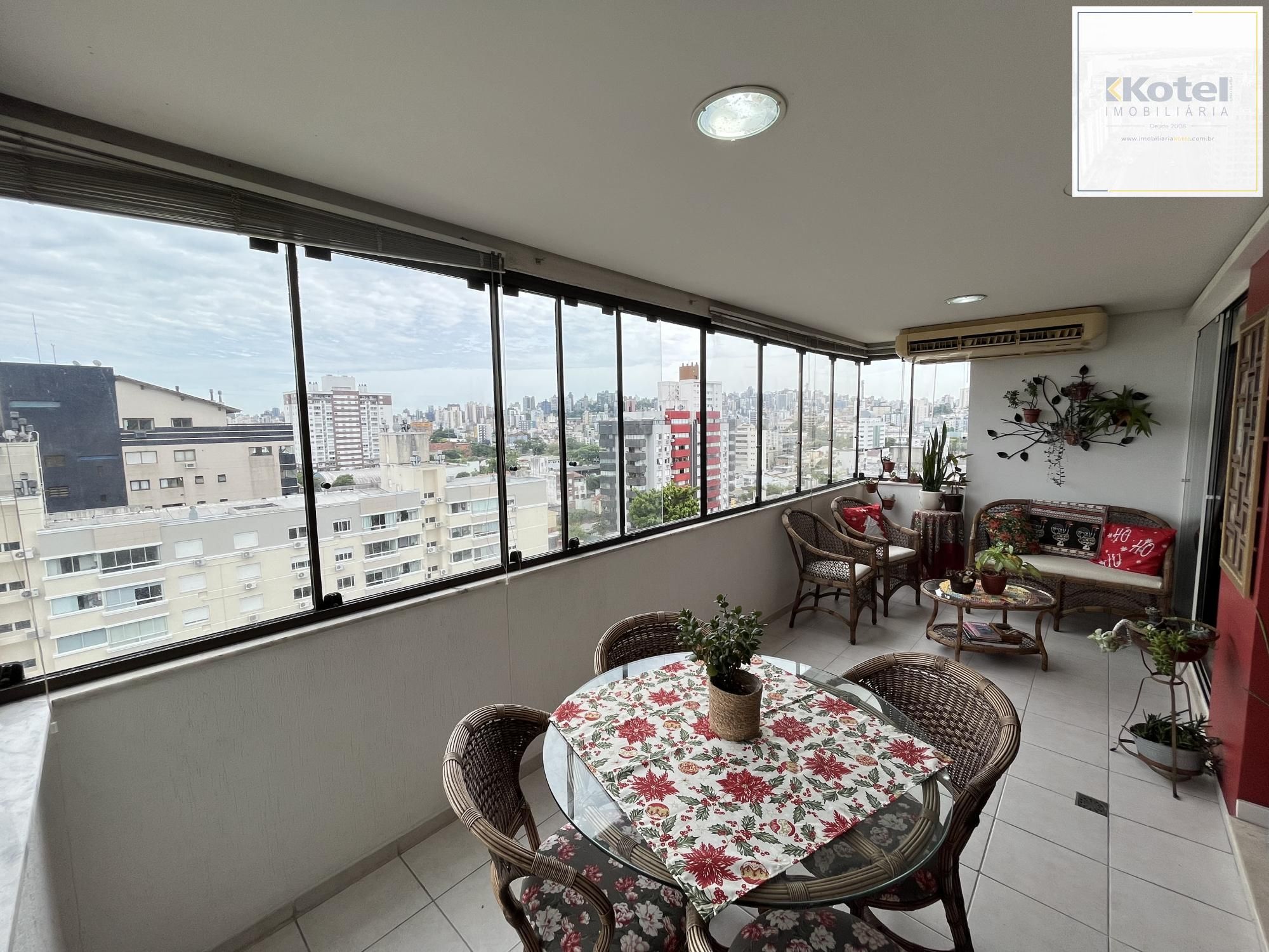 Apartamento de três dormitórios, suíte e uma vaga de garagem no bairro Santana