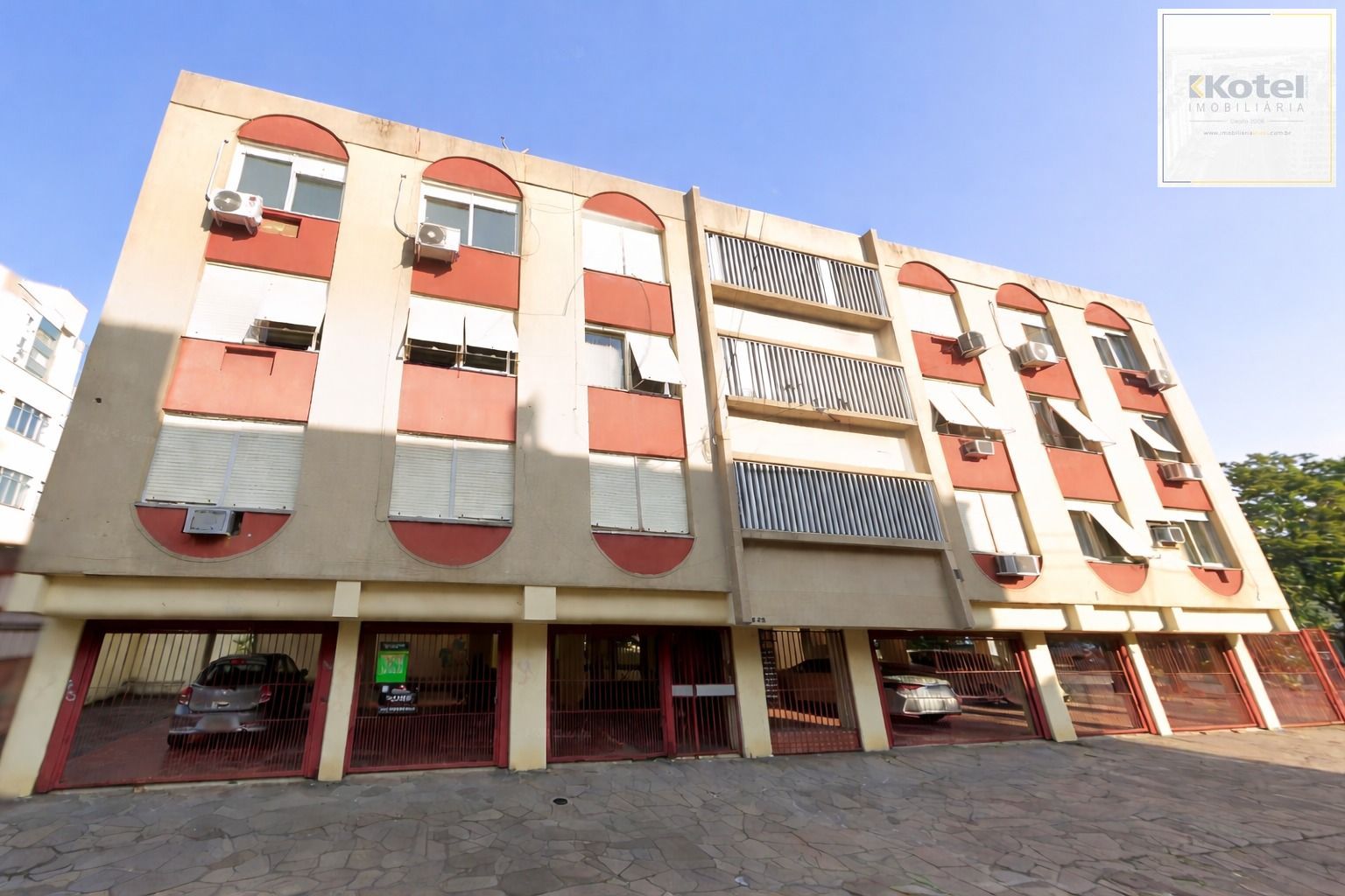 Apartamento de 2 quartos e 2 vagas de garagem no bairro Santana em Porto Alegre — foto 2