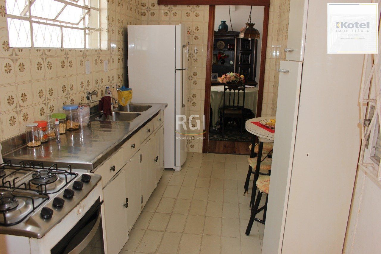 Casa para Venda - 208m², 3 dormitórios, 1 vaga - Partenon — foto 5
