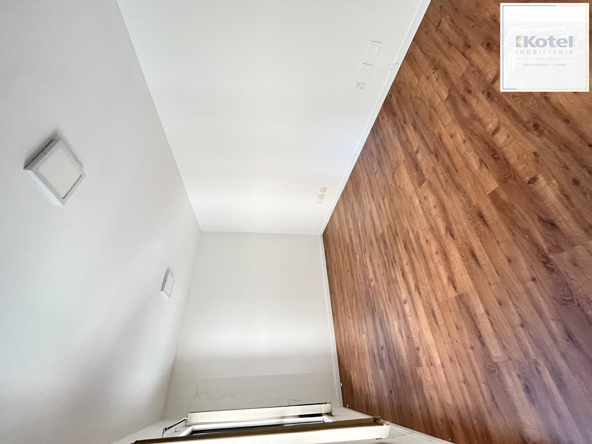 Sala comercial com uma vaga de garagem no bairro Bom Fim em Porto Alegre