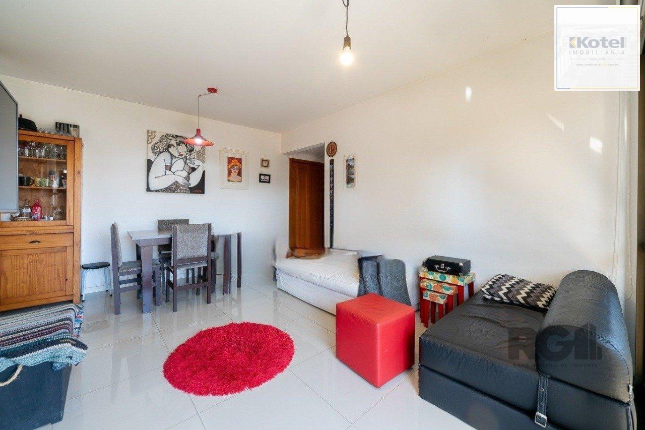 Apartamento de 2 dormitórios, com lareira e churrasqueira no bairro Petrópolis — foto 2