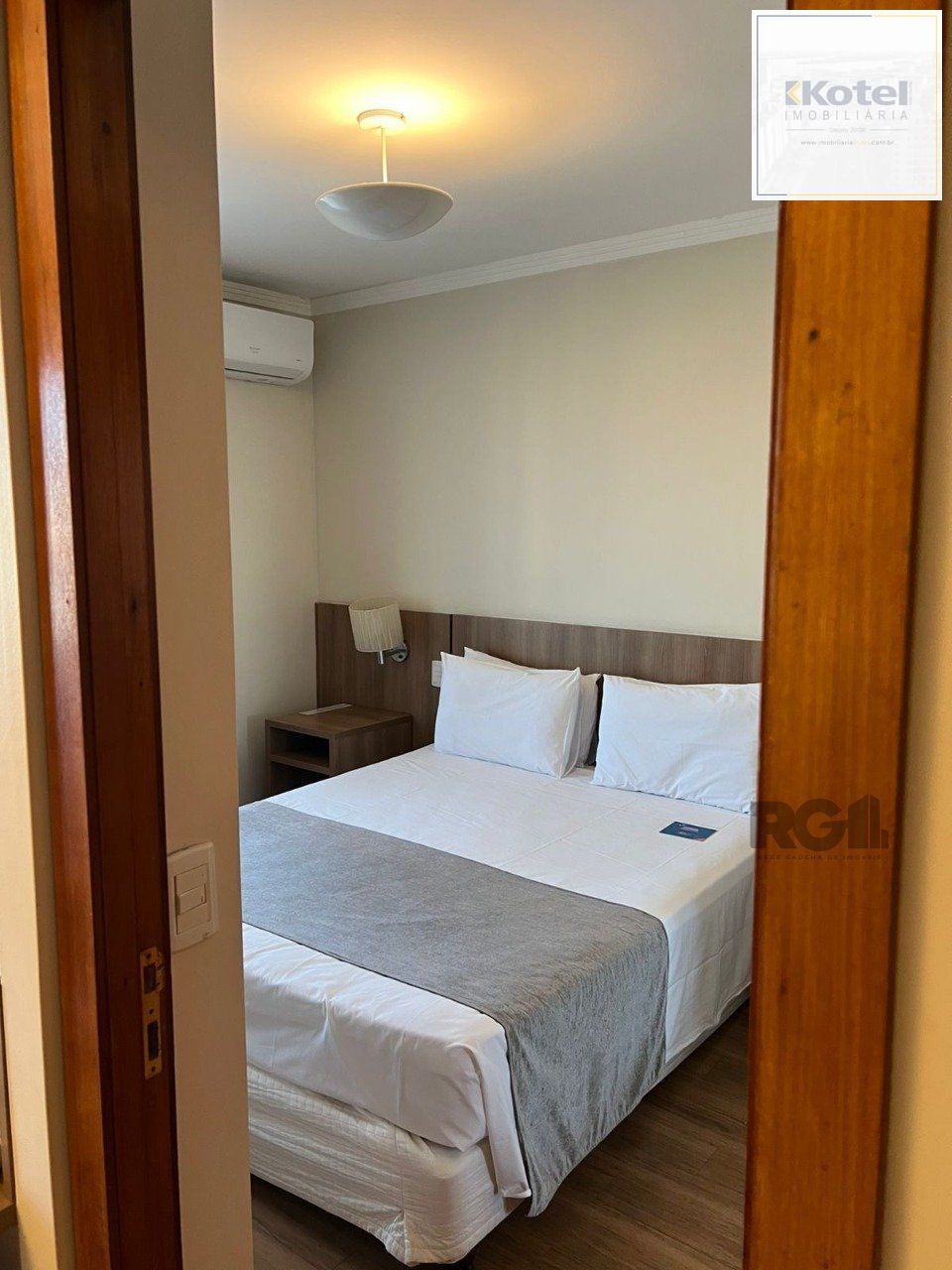 Flat semimobiliado, uma vaga, no bairro Praia de Belas em Porto Alegre — foto 5