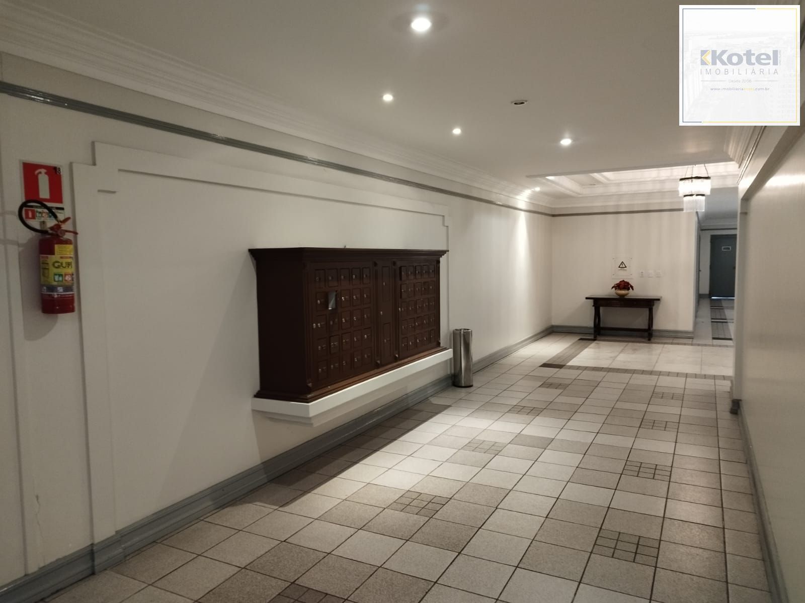 Apartamento 2 Dormitórios, 1 vaga Dupla de Garagem, Bairro Independência, Porto Alegre-RS — foto 5