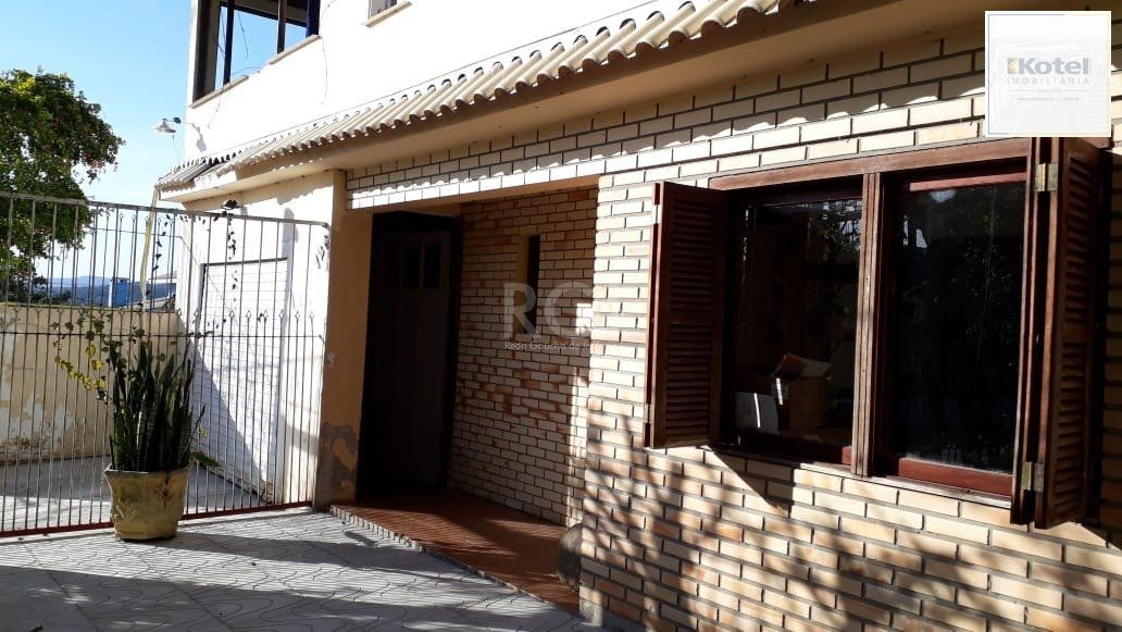 Casa para Venda - 230.45m², 4 dormitórios, sendo 1 suites, 3 vagas - Ponta Grossa — foto 2