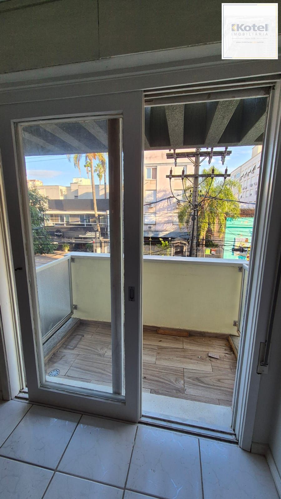 Apartamento de dois dormitórios no bairro Menino Deus em Porto Alegre