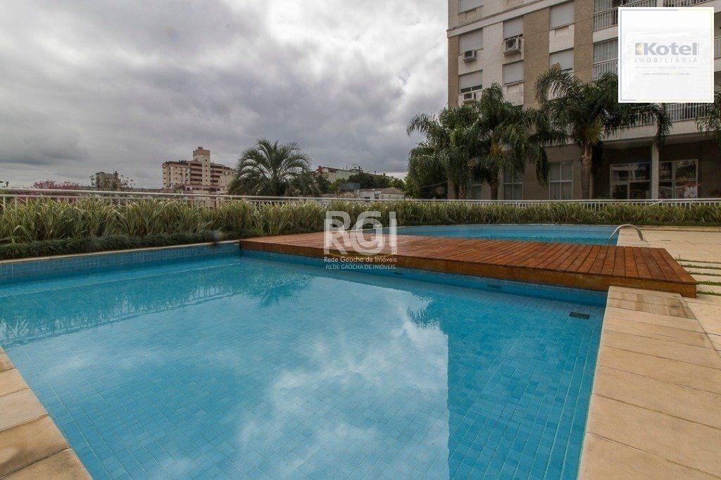 Apartamento de três dormitórios, suíte e uma vaga de garagem no bairro Cristo Redentor em Porto Alegre. — foto 4