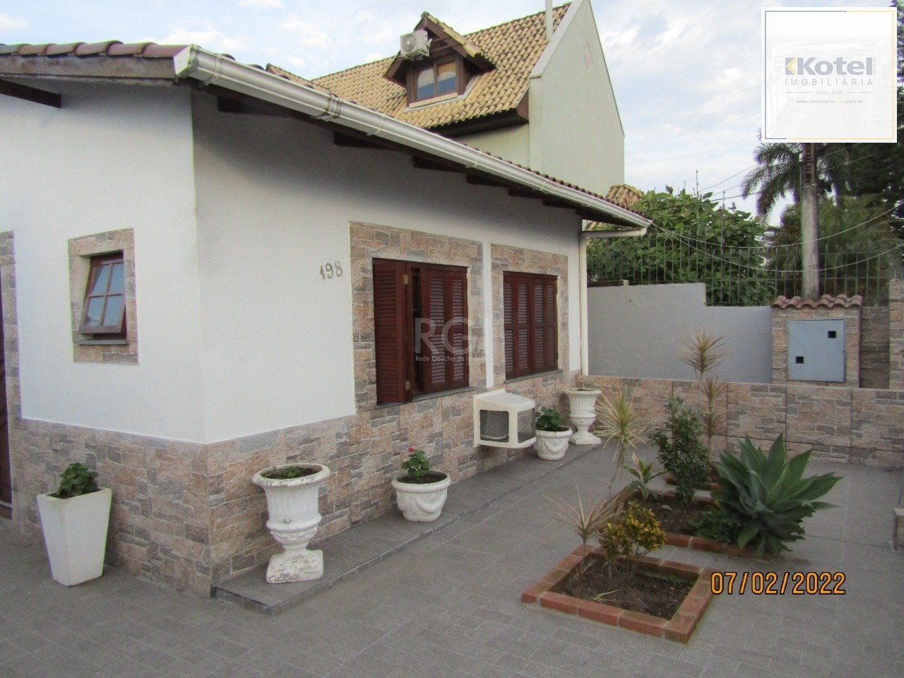 Casa para Venda - 154.78m², 3 dormitórios, sendo 1 suites, 3 vagas - Camaquã — foto 2