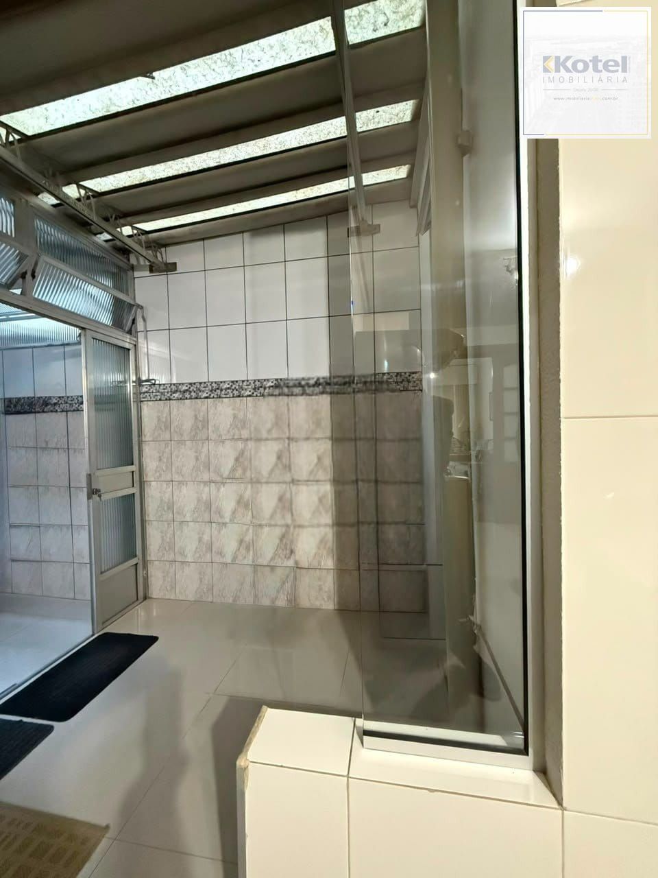 Apartamento térreo no bairro Menino Deus em Porto Alegre