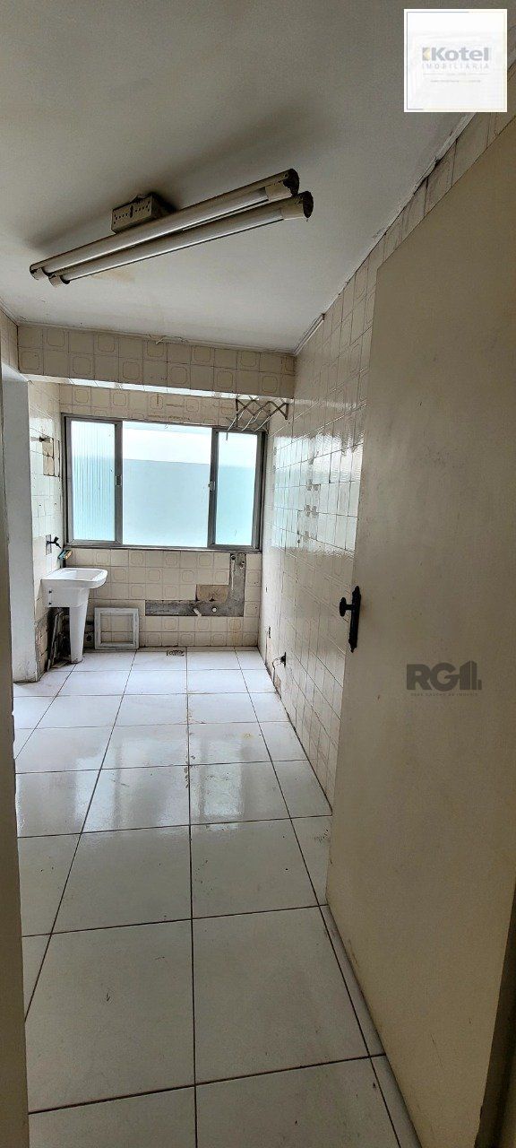Apartamento amplo com dois dormitórios no bairro Rio Branco  em Porto Alegre. — foto 2