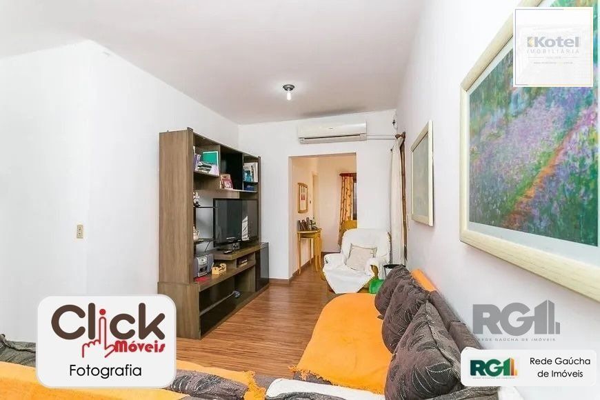 Casa 3 dormitórios, 123,8 m² de área privativa e 2 vaga(s) de garagem. Localizado na Rua/Av. Andaraí, no bairro Passo D Areia em Porto Alegre.
