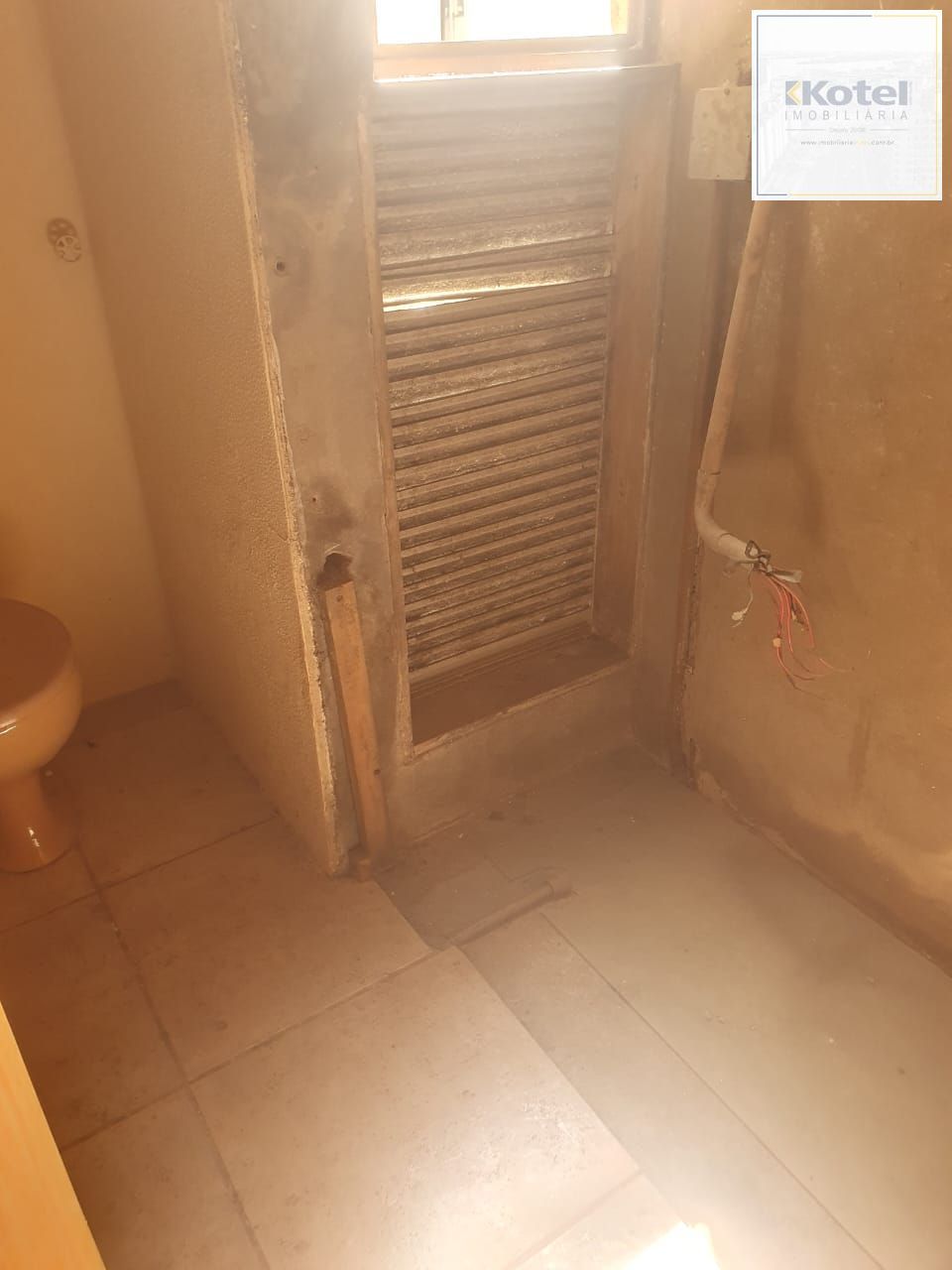 Dois conjuntos e uma vaga de garagem no centro de Porto Alegre