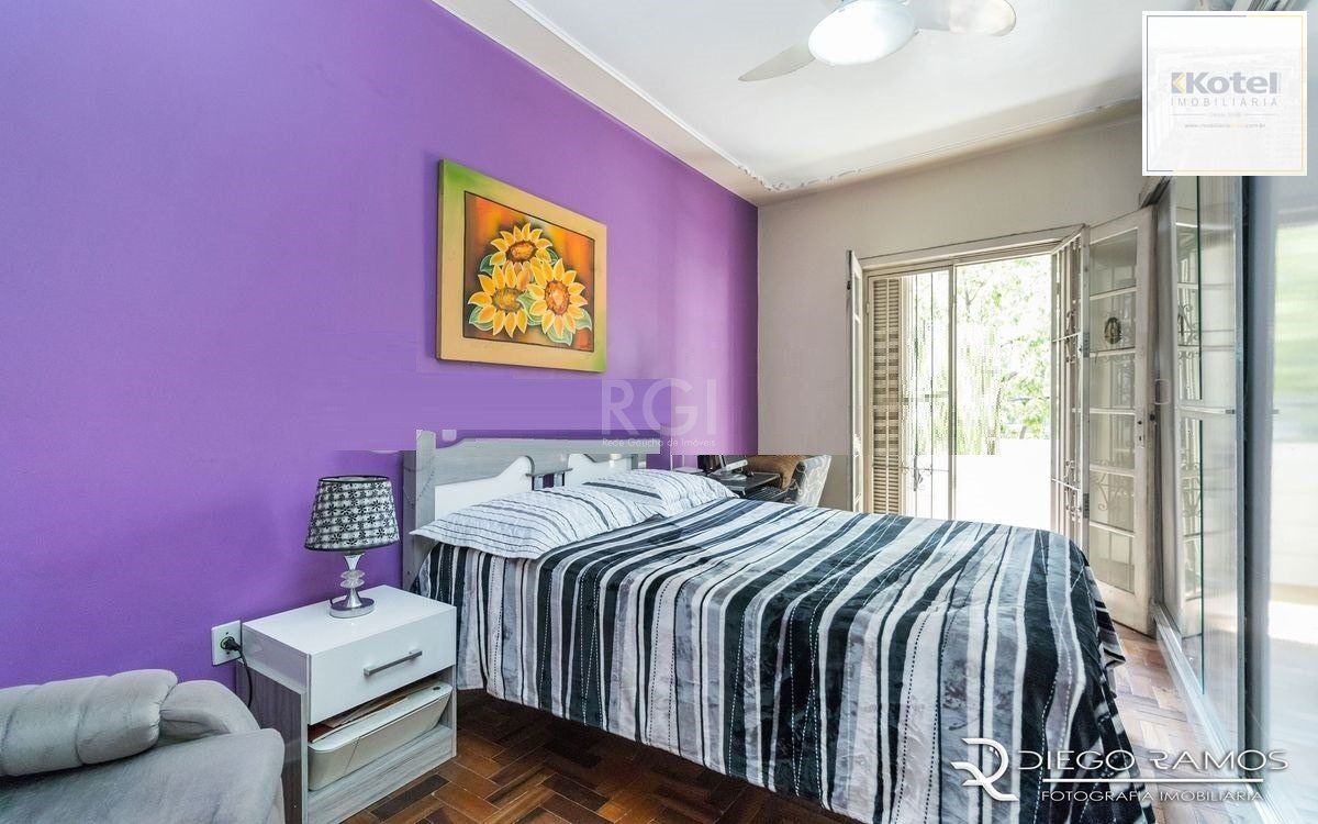 Venda de Apartamento no Bairro Petrópolis 108m² - 3 Dormitórios, varanda, Cozinha: Com churrasqueira e cooktop de 5 bocas.  Apartamento no bairro Petrópolis com 3 amplos dormitórios, sendo 2 de frente — foto 5