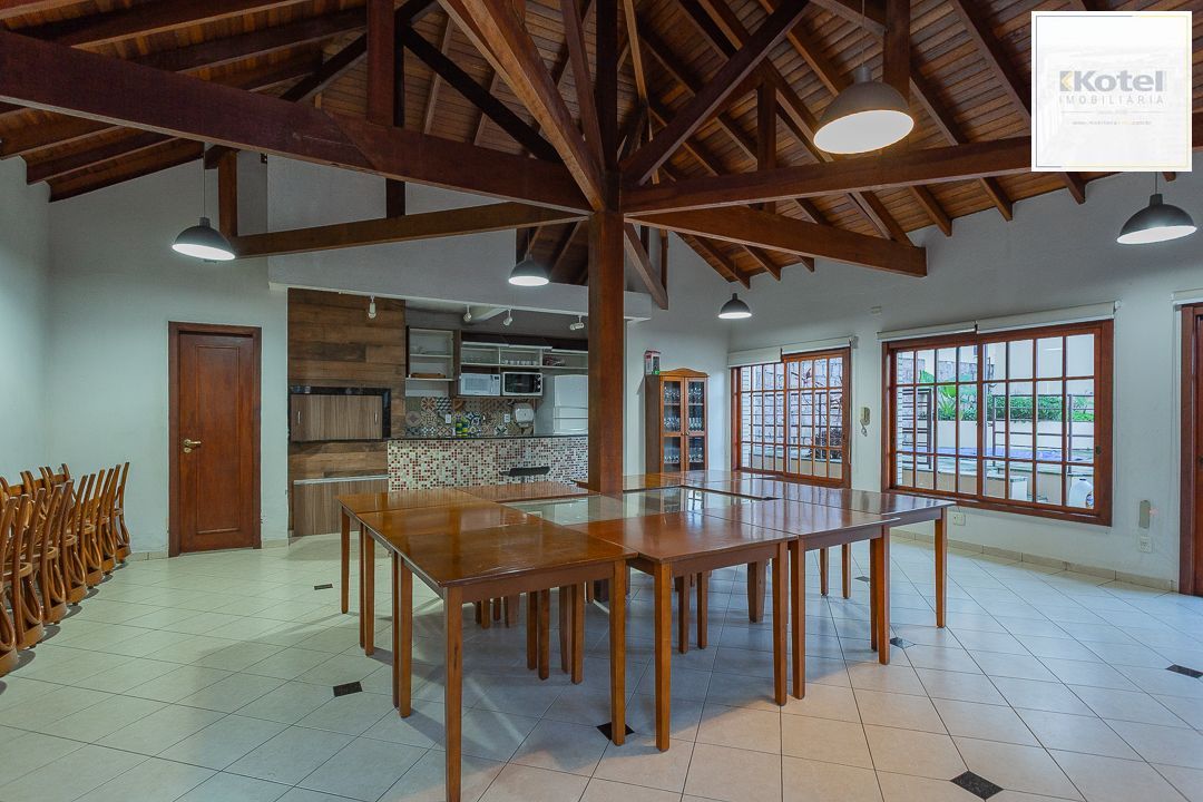Casa de 3 quartos, suíte e 2 vagas de garagem