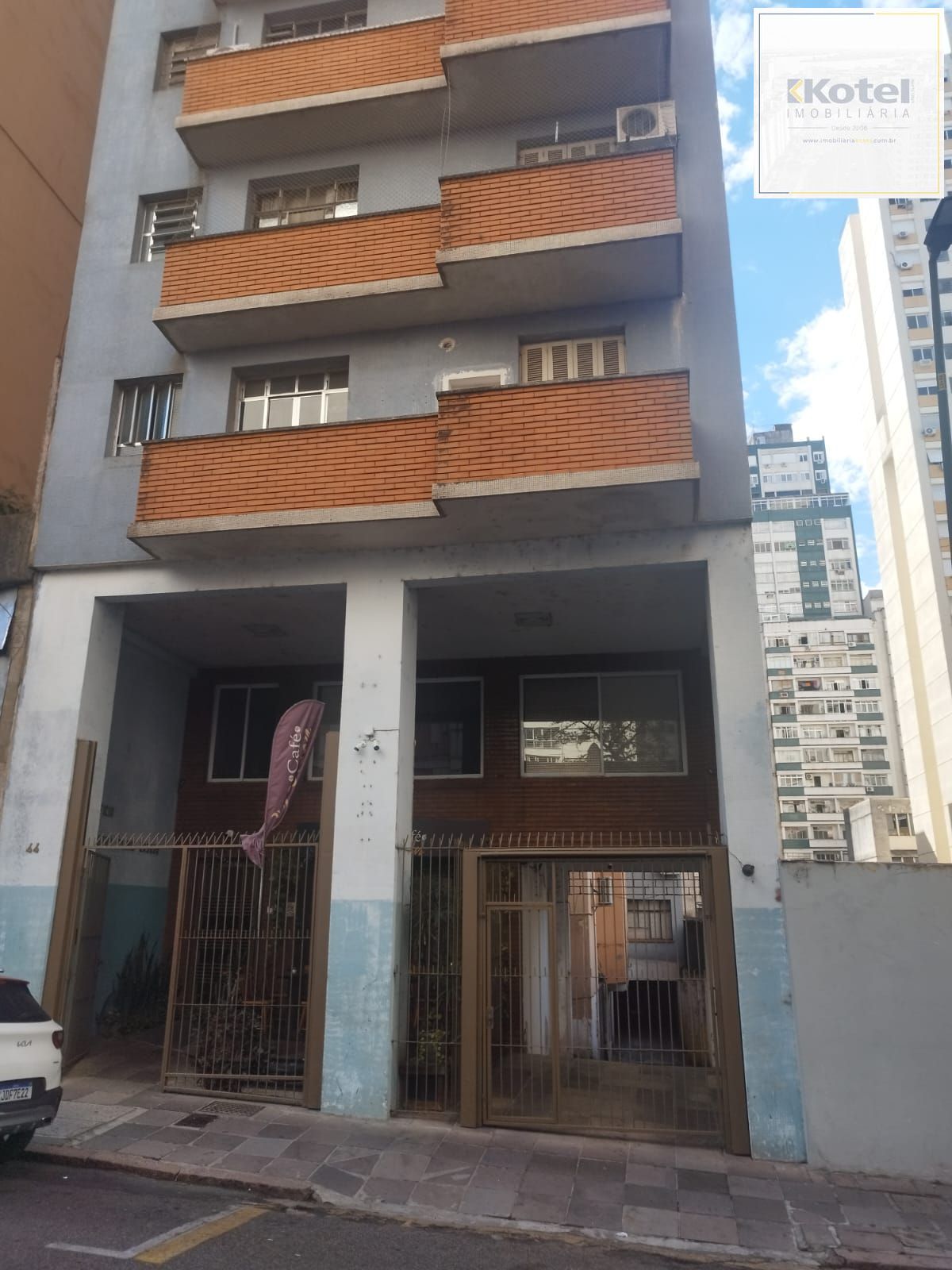 Apartamento de 3 quartos e 1 vaga de garagem no centro de POA