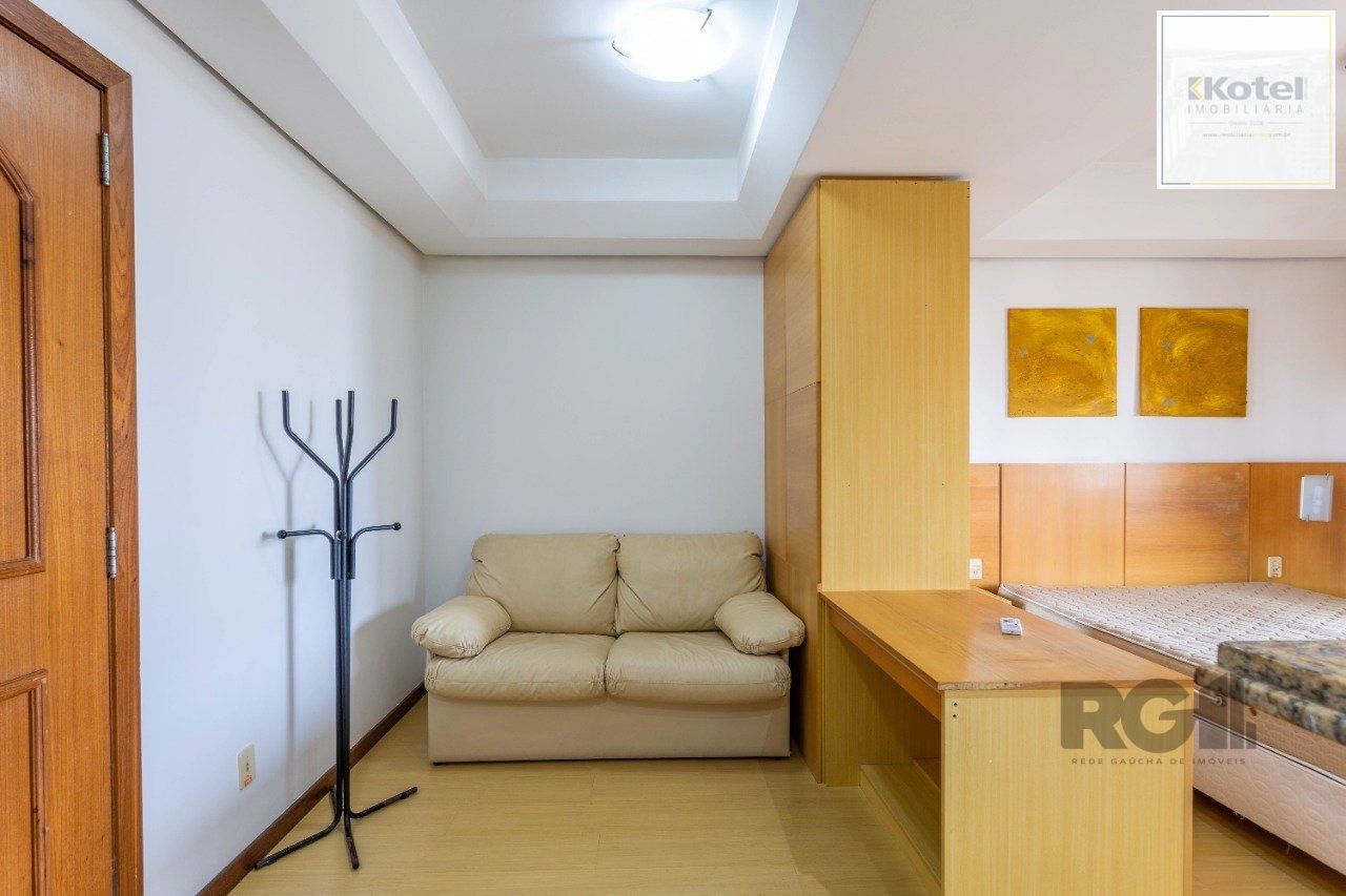 VENDO APARTAMENTO UM DORMITORIO BOM FIM — foto 4