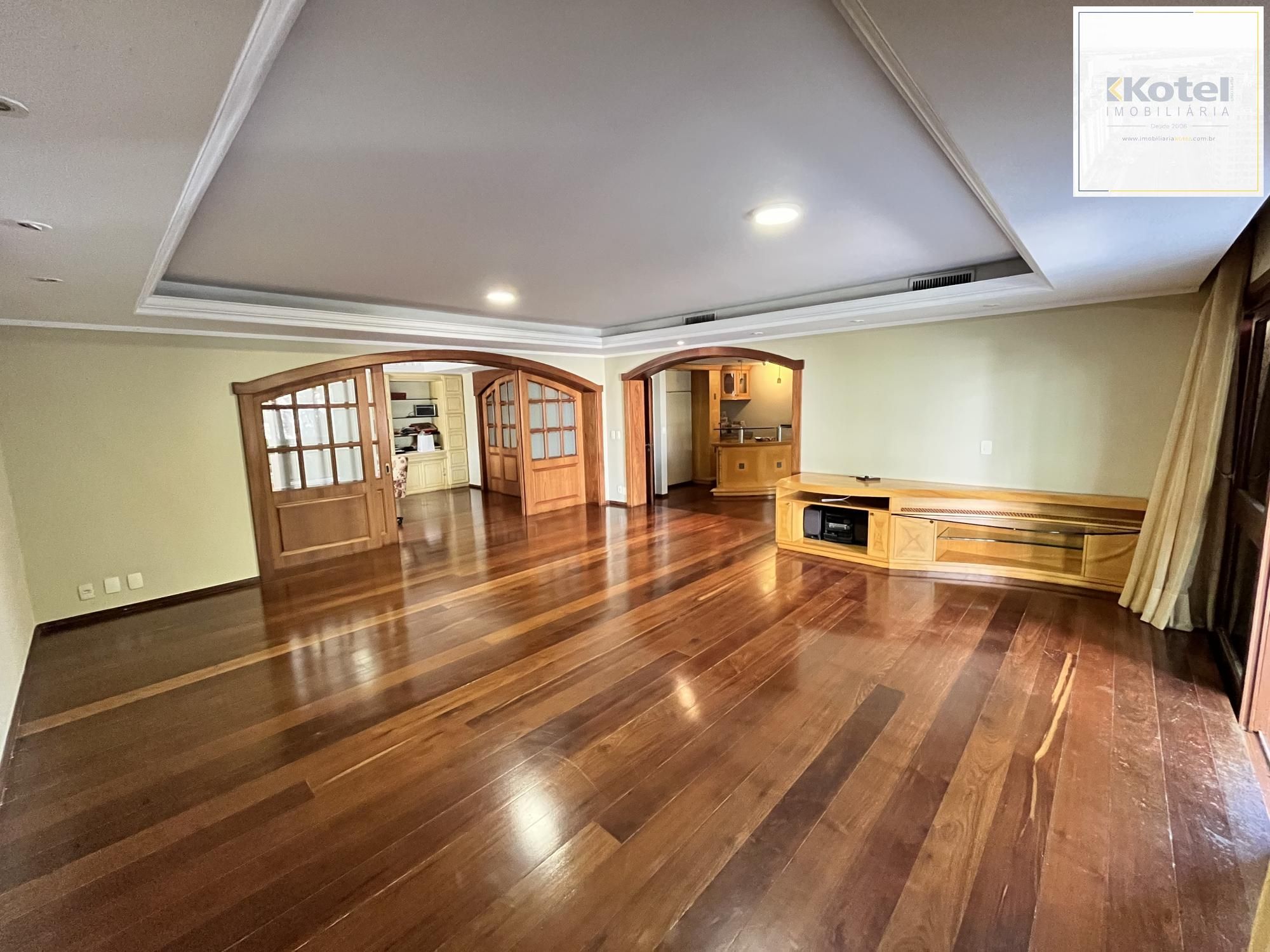 Apartamento de 4 quartos, suíte, amplo closet, dependência e 2 vagas de garagem — foto 4