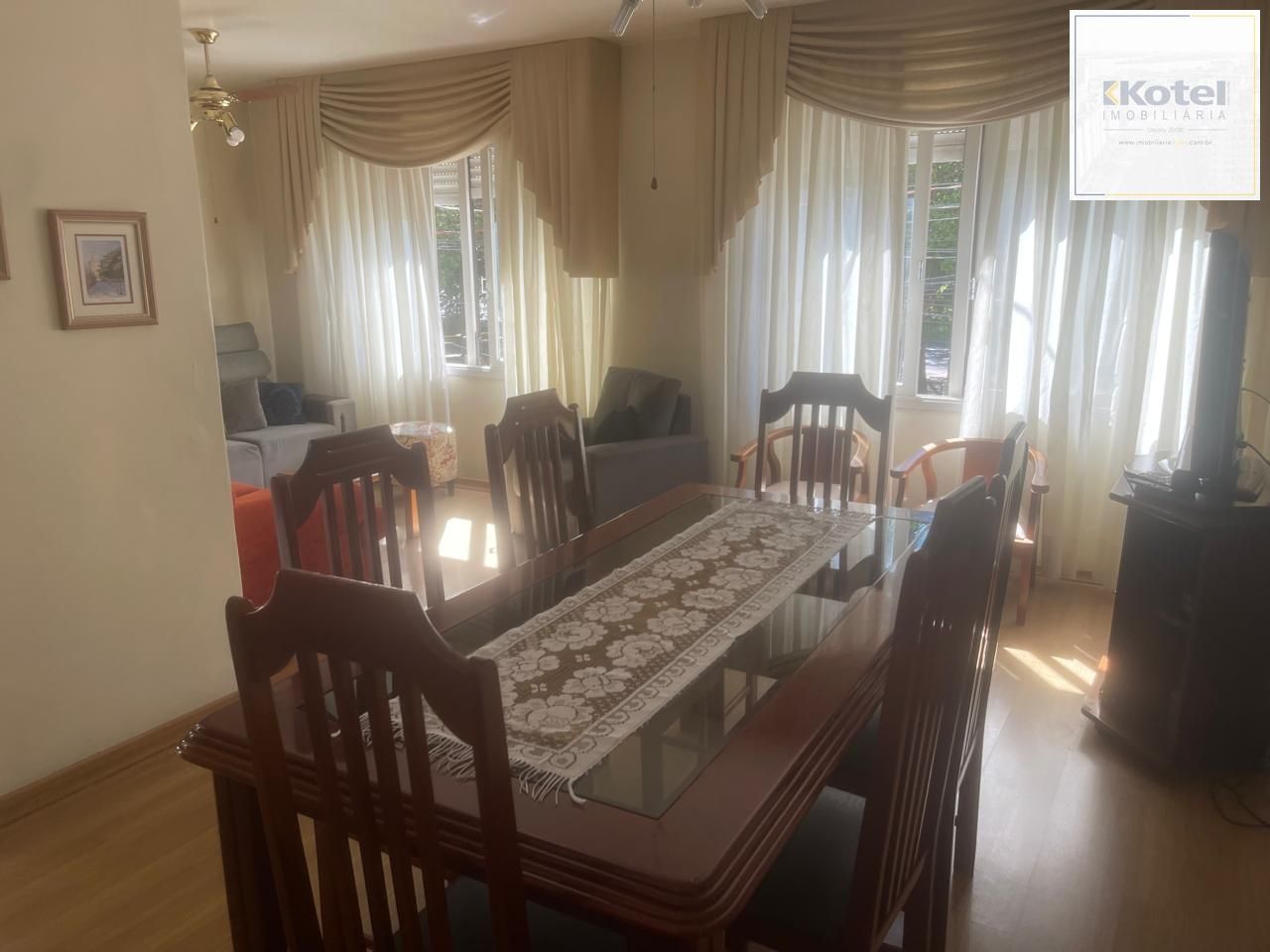 Apartamento de 3 quartos e 1 vaga garagem no bairro Rio Branco em Porto Alegre