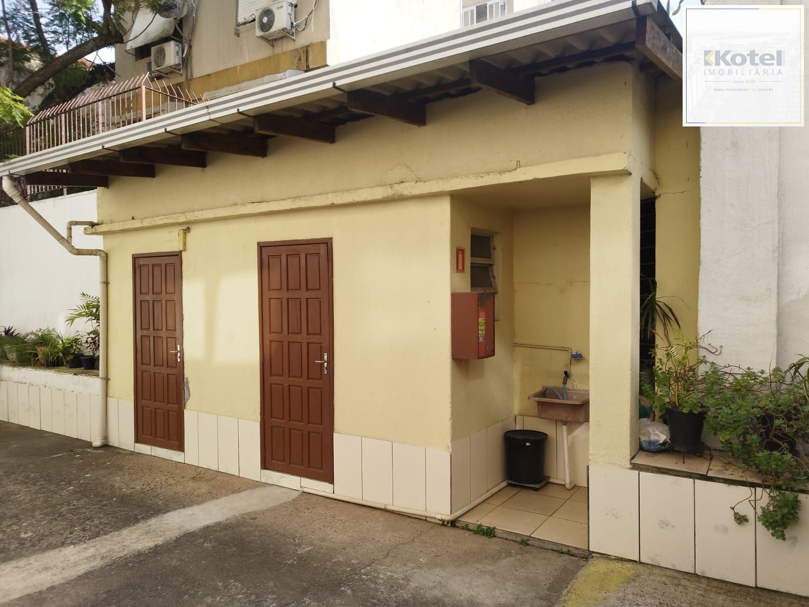 Apartamento de 3 dormitórios, e 2 banheiros, e dependência de empregada, e 1 Vaga de Garagem, em Porto Alegre-RS — foto 3