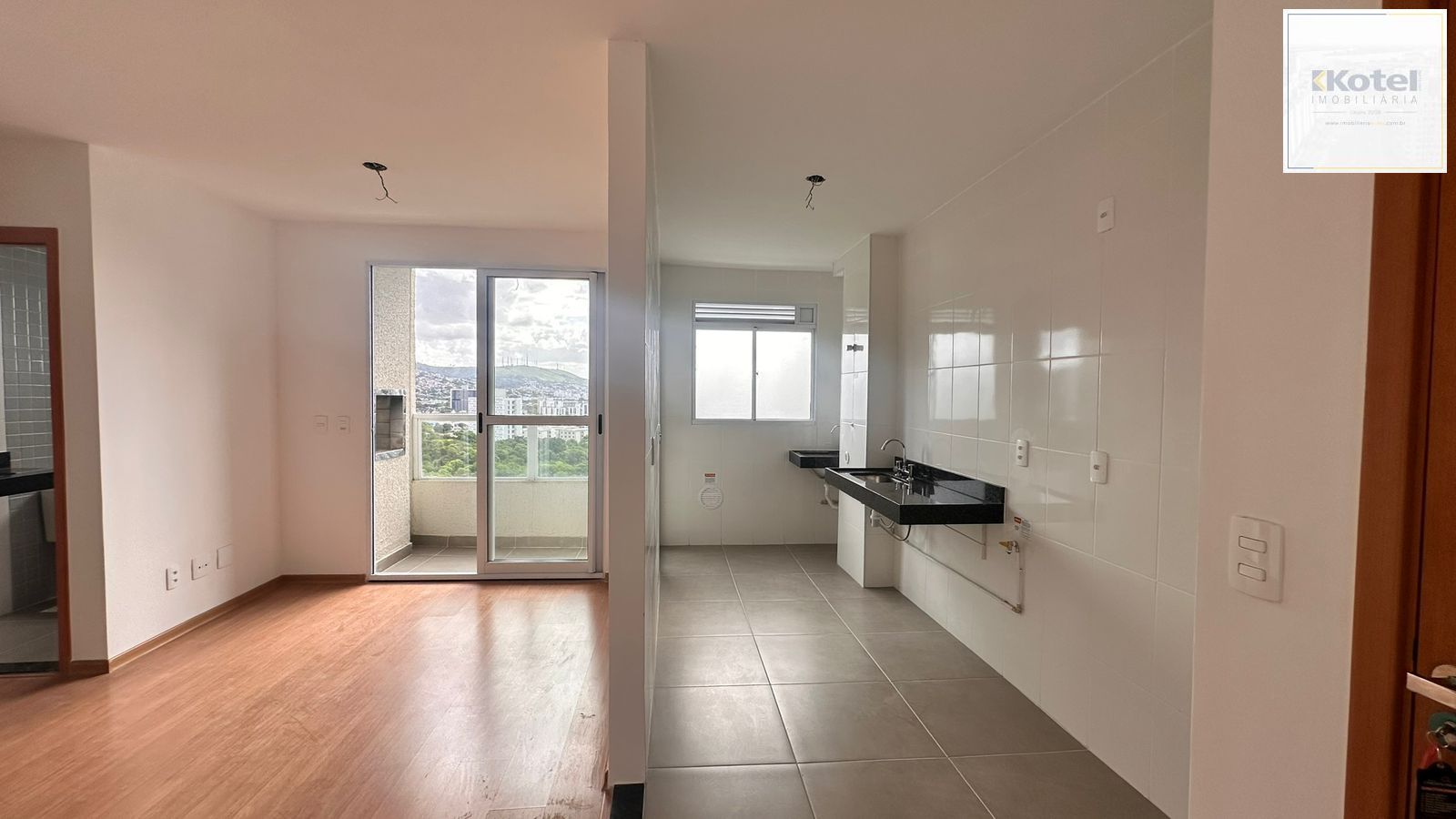 Apartamento Novo de dois dormitorios e duas vagas