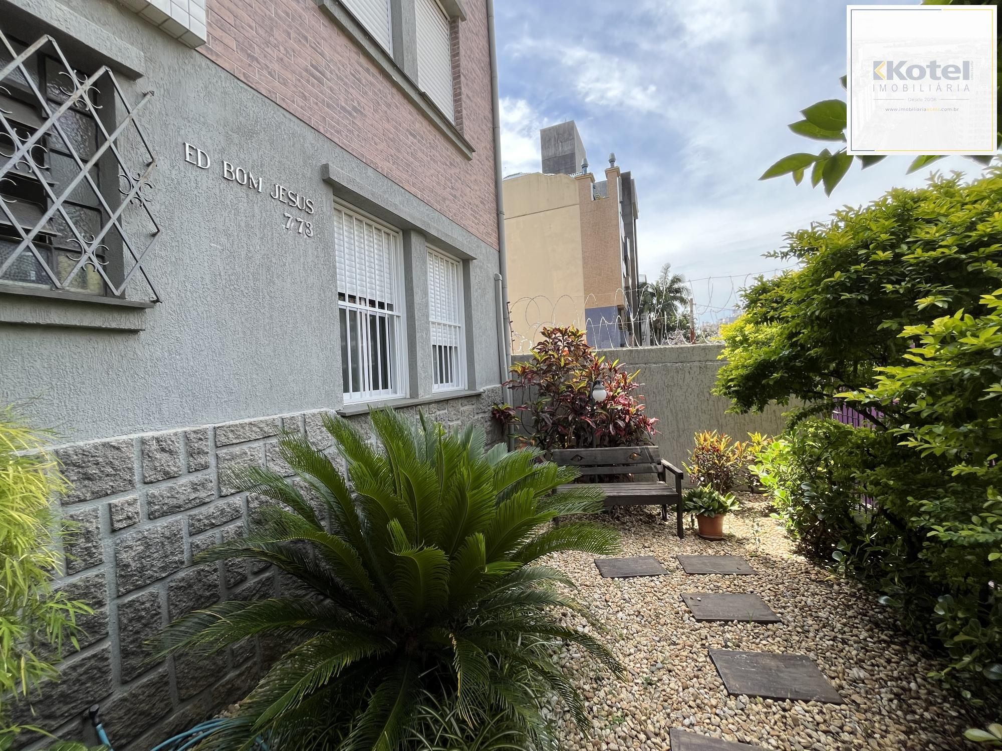 Apartamento de 3 quartos com dependência de empregada bairro Moinhos de Vento