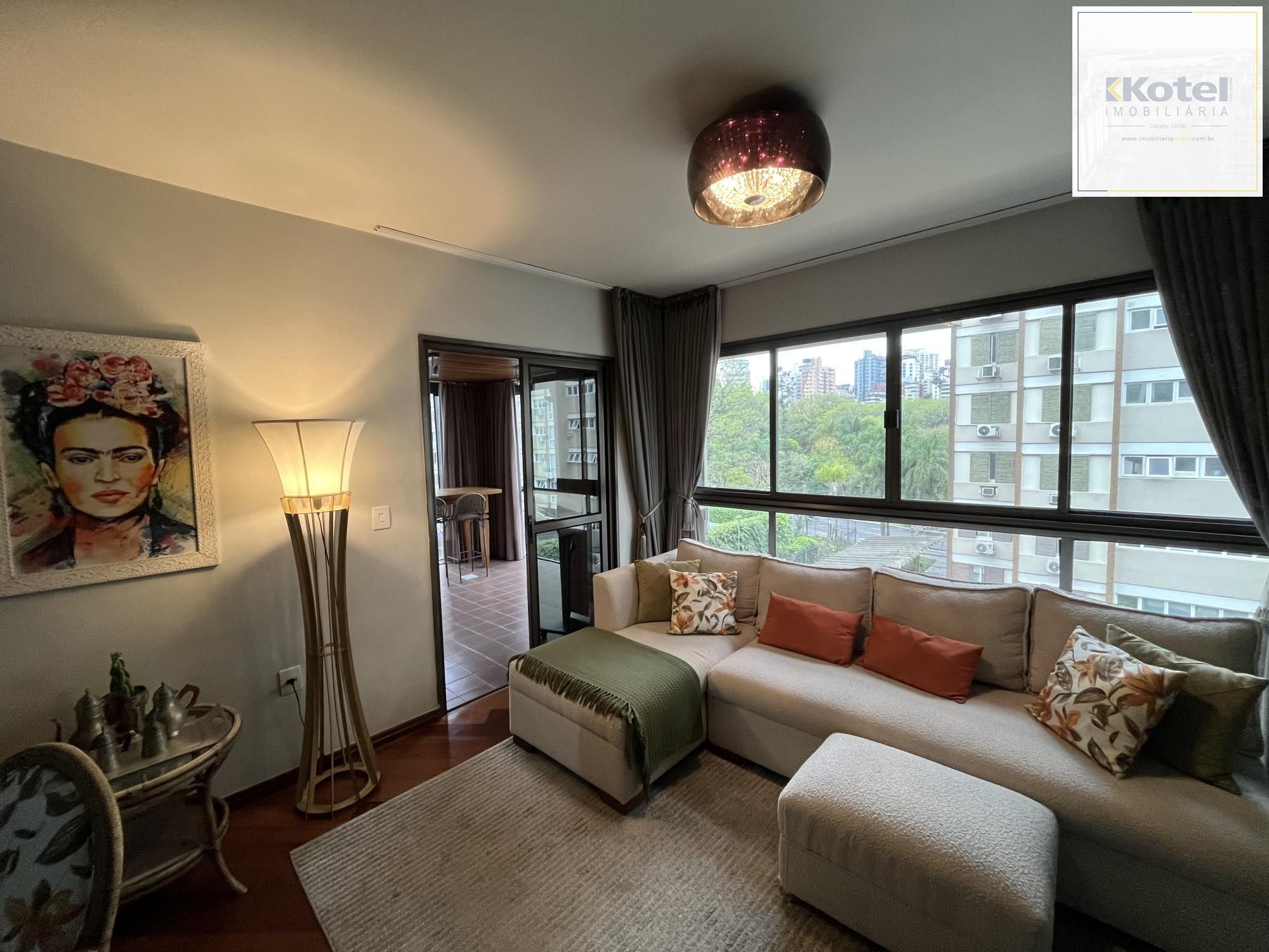 Apartamento de 2 quartos, suíte, churrasqueira, lareira e garagem Bela Vista POA