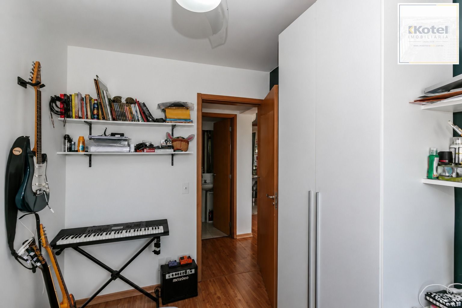Apartamento de 2 quartos, suíte e 1 vaga de garagem no bairro Tristeza em POA — foto 3