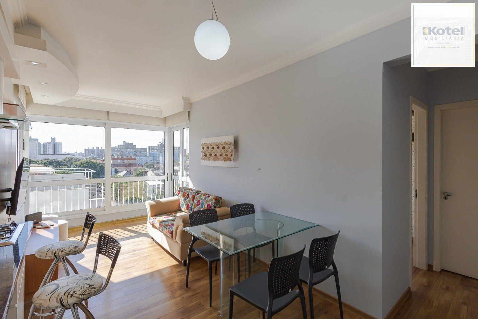Apartamento de 2 quartos, suíte e 1 vaga garagem bairro Azenha em Porto Alegre — foto 4