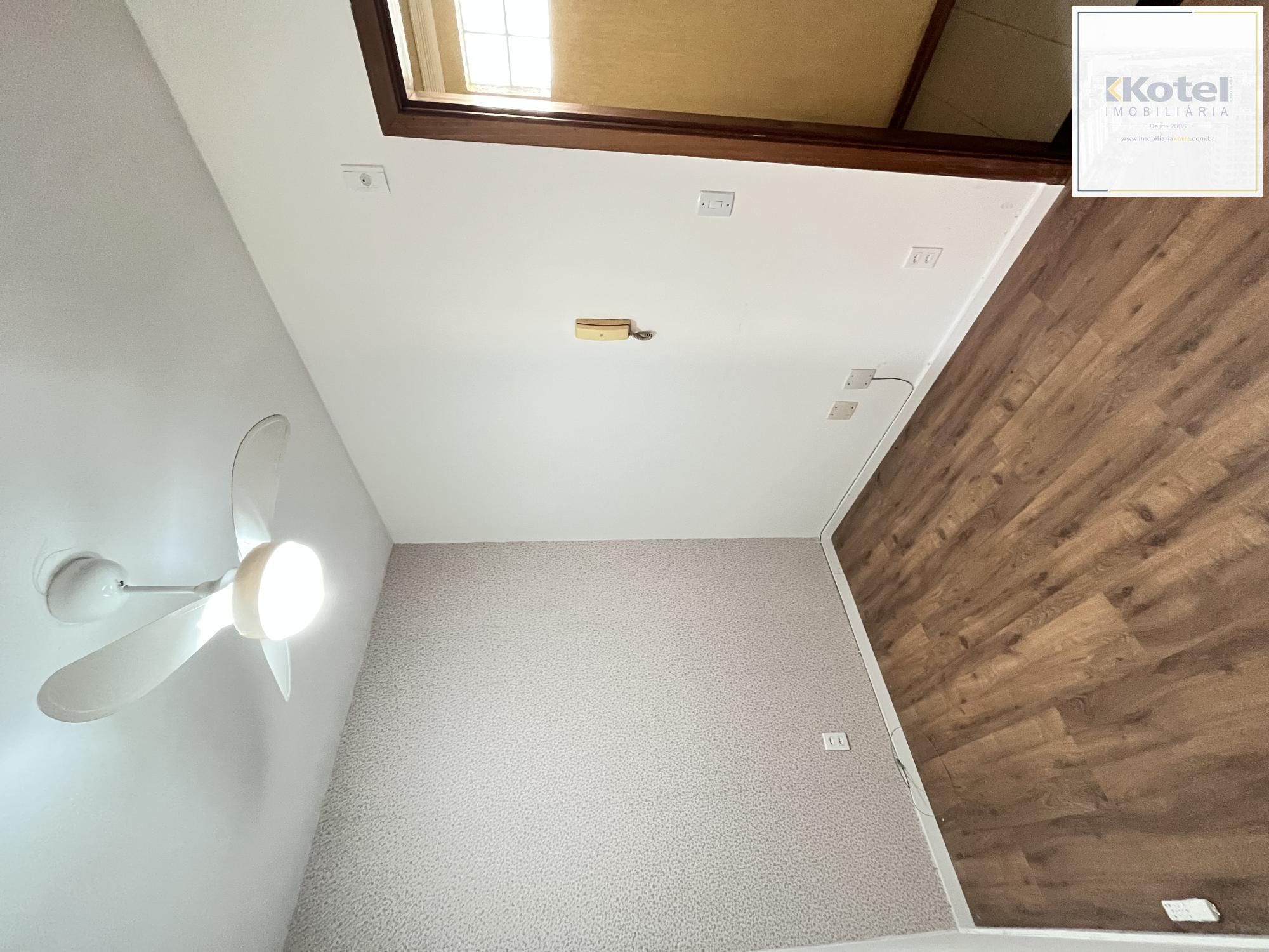 Sala comercial com uma vaga de garagem no bairro Bom Fim em Porto Alegre
