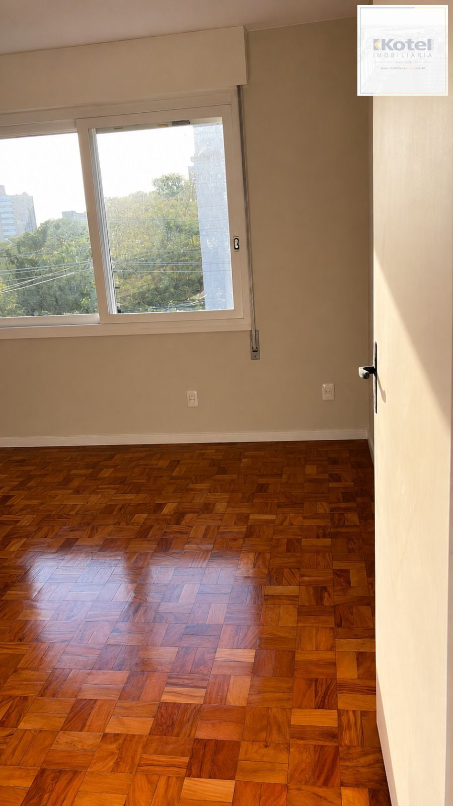 Apartamento de 2 quartos e 2 vagas de garagem no bairro Santana em Porto Alegre — foto 4