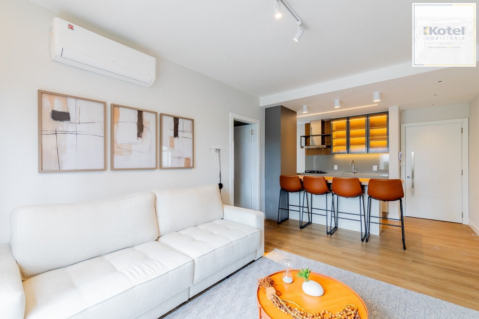 Apartamento à venda em Porto Alegre – pronto para morar, totalmente reformado.