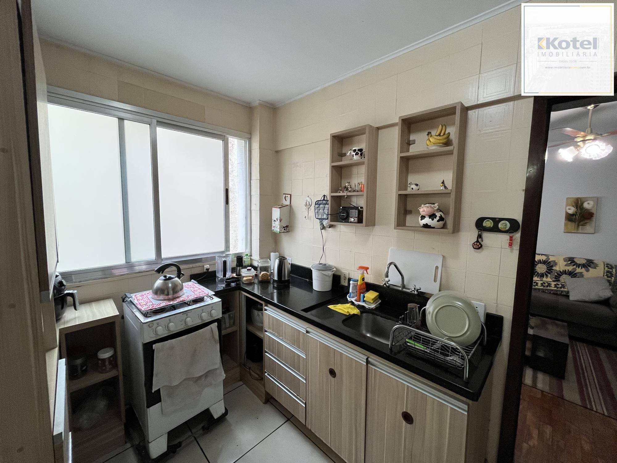 Apartamento de dois quartos com suíte no bairro Menino Deus em Porto Alegre