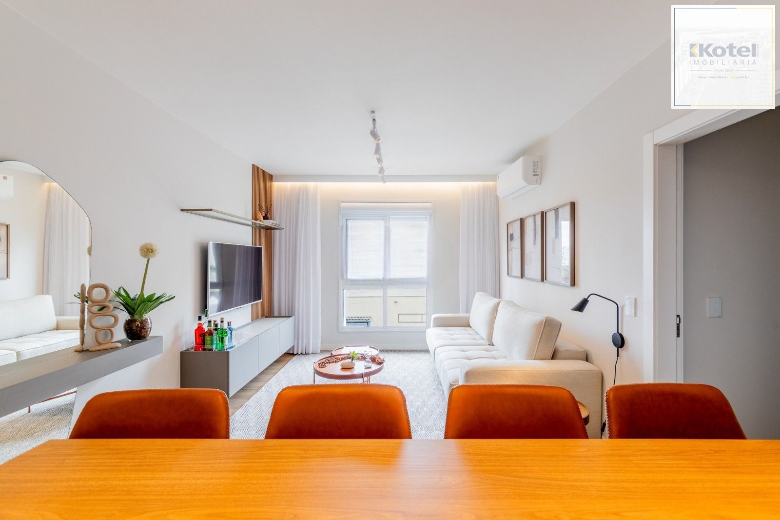 Apartamento à venda em Porto Alegre – pronto para morar, totalmente reformado.
